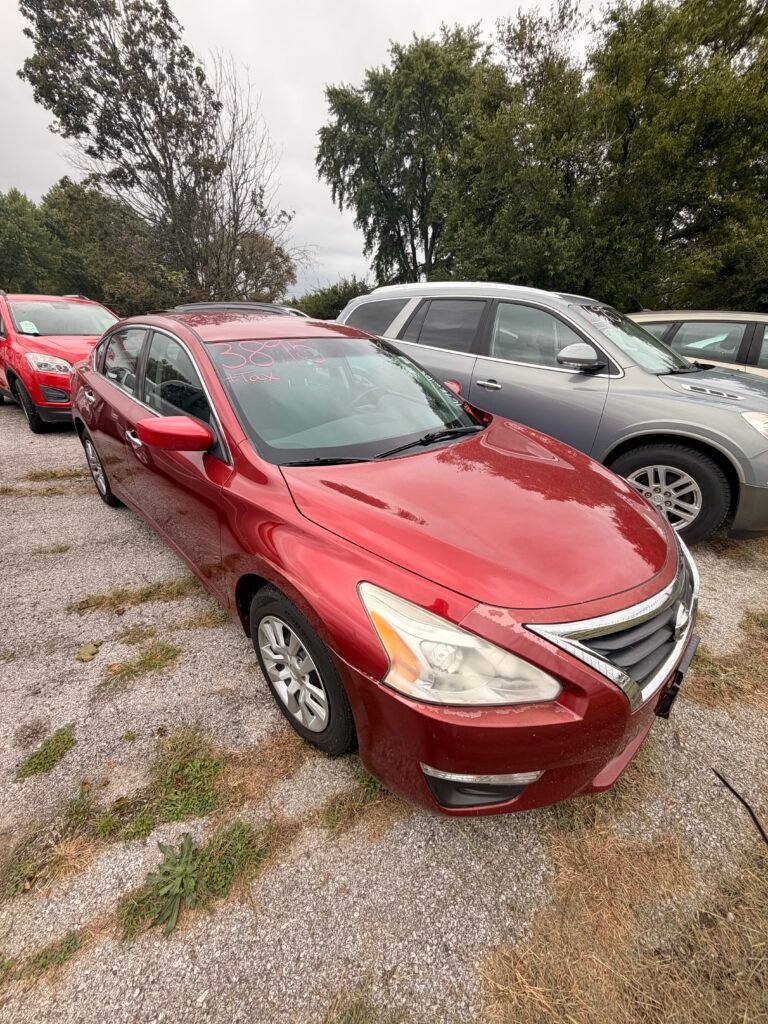 🚗 **2014 Nissan Altima — $4,000!** 🚗

📍 **167,000 miles**

💵 **$4,000 CASH PRICE + TAX & $125 DOC FEE**

❗ **THIS VEHICLE IS NOT AVAILABLE FOR BUY HERE PAY HERE. CASH PURCHASE ONLY.**

✅ Hot heat 🔥
✅ Cold A/C ❄️
✅ Runs & drives great
⚠️ Minor exterior damage as shown in photos

Great affordable sedan and a great option for a daily driver!

📍 **All-N-1 Auto Sales**
📍 **7614 Brookville Rd, Indianapolis, IN**
📞 **Call/Text: (317)-354-5775**

🚘 **Stop by today or message us for more information!**
